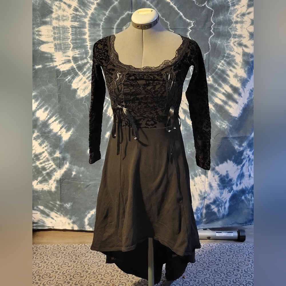 Victorian high low dress black size xtra small
